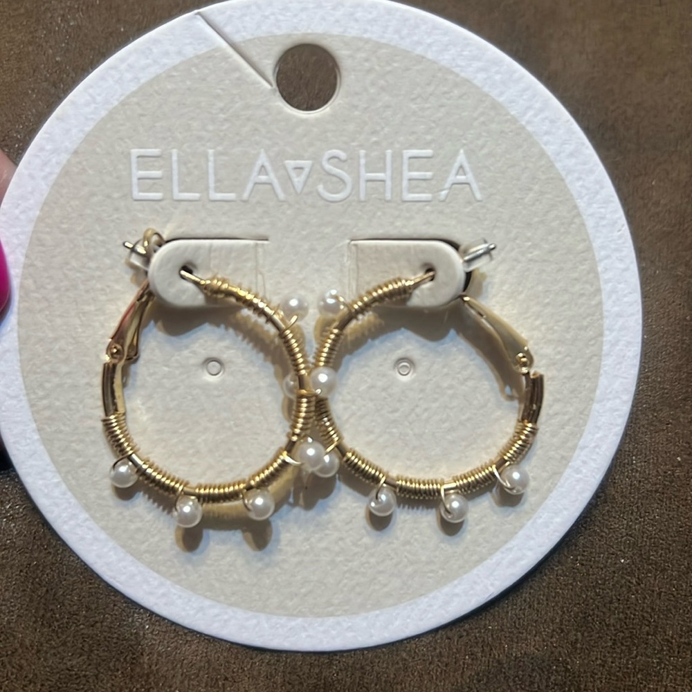 NWT Ella Shea Hoop Earrings